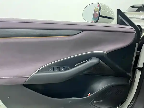 Xiaomi SU7 2025