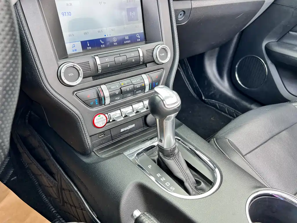 Ford Mustang 2017 — фото 28