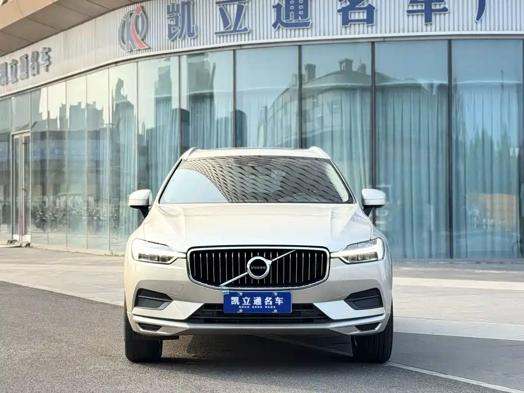 Volvo XC60 2019 — фото 2