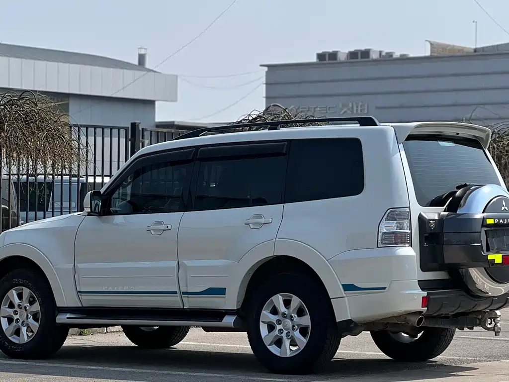 Mitsubishi Pajero 2018 — фото 6