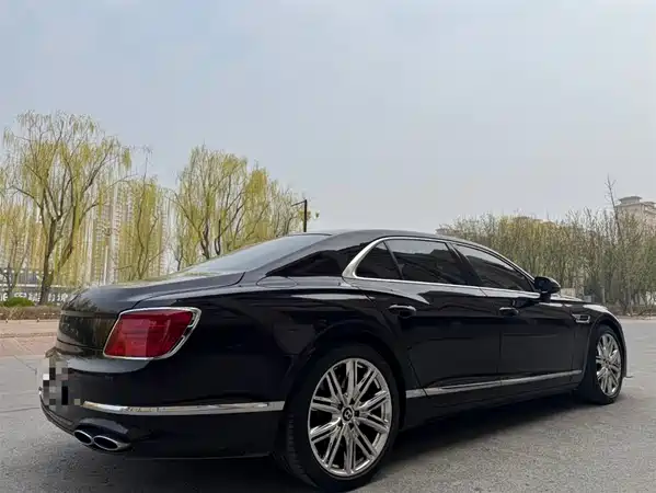 Bentley Flying Spur 2024