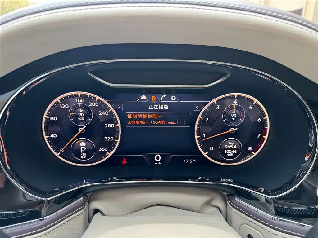 Bentley Flying Spur 2024 — фото 10