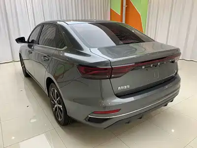Geely Emgrand 2022