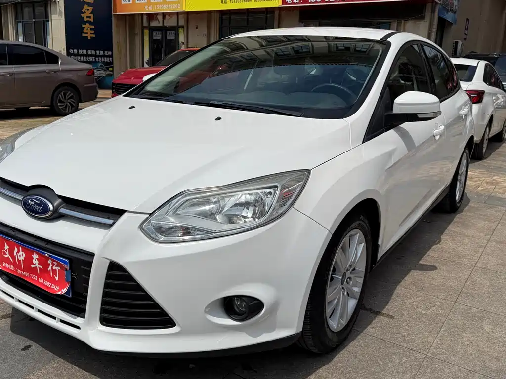 Ford Focus 2015 — фото 1