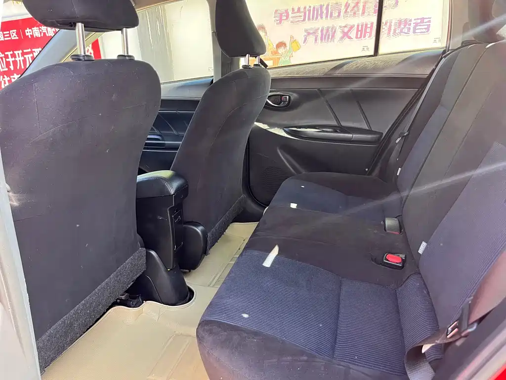 Toyota Yaris L 2014