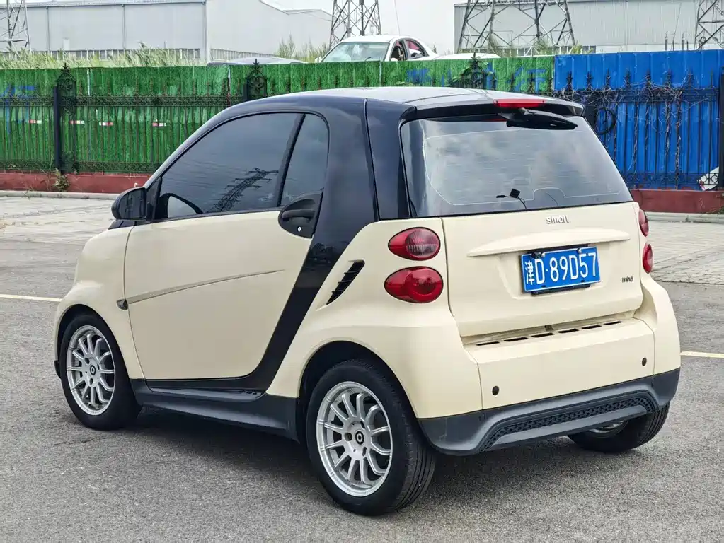 smart fortwo 2013 — фото 8