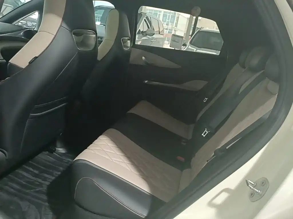 BYD Dolphin 2022 — фото 17