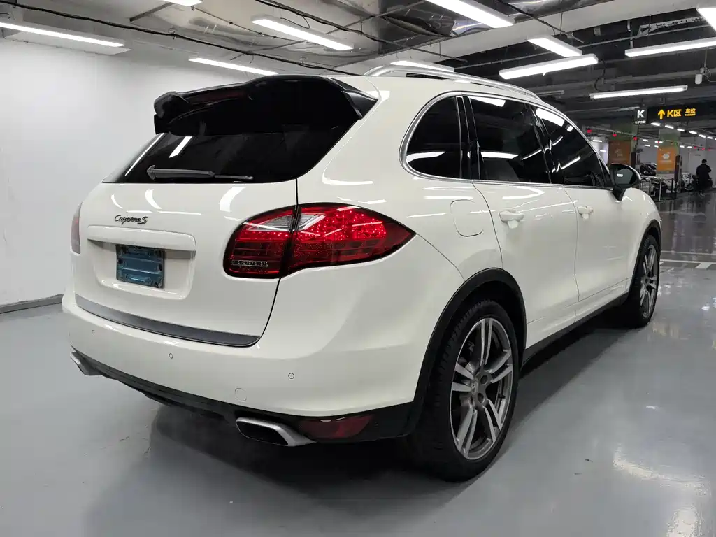Porsche Cayenne 2010 — фото 17