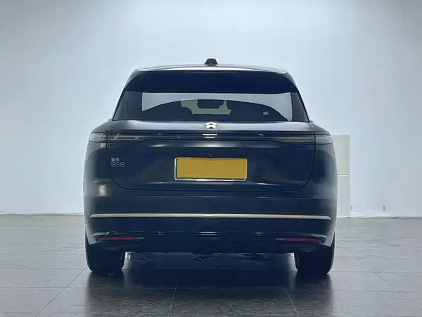 NIO ES8 2024