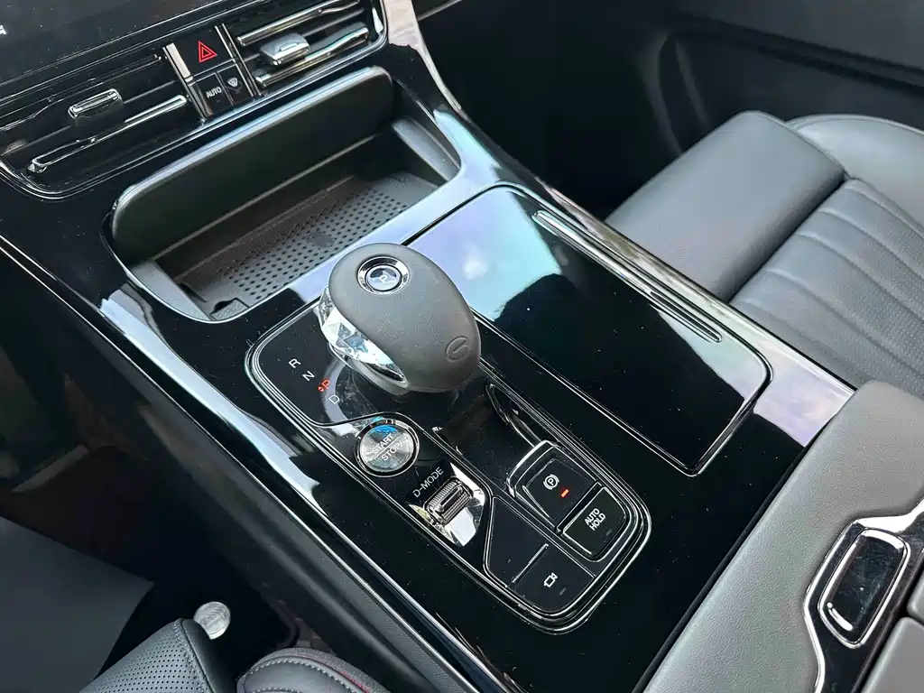 GAC Motor Trumpchi M8 2025 — фото 16