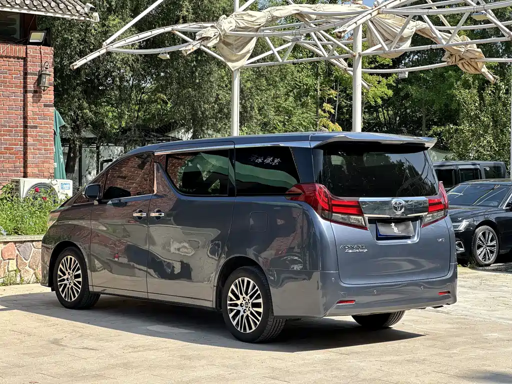Toyota Alphard 2017 — фото 4