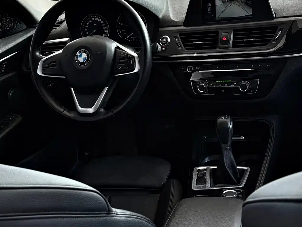 BMW 1 Series 2017 — фото 8
