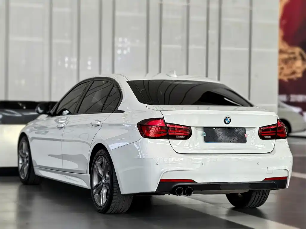 BMW 3 Series 2018 — фото 7
