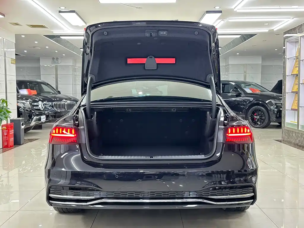 Audi A7L 2025