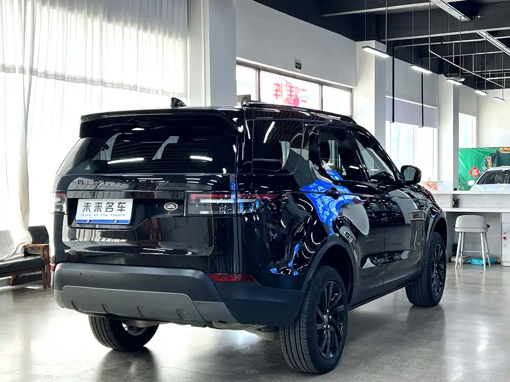 Land Rover Discovery 2018 — фото 14