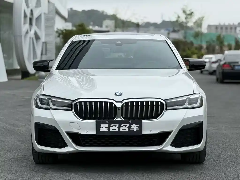 BMW 5 Series 2023 — фото 12