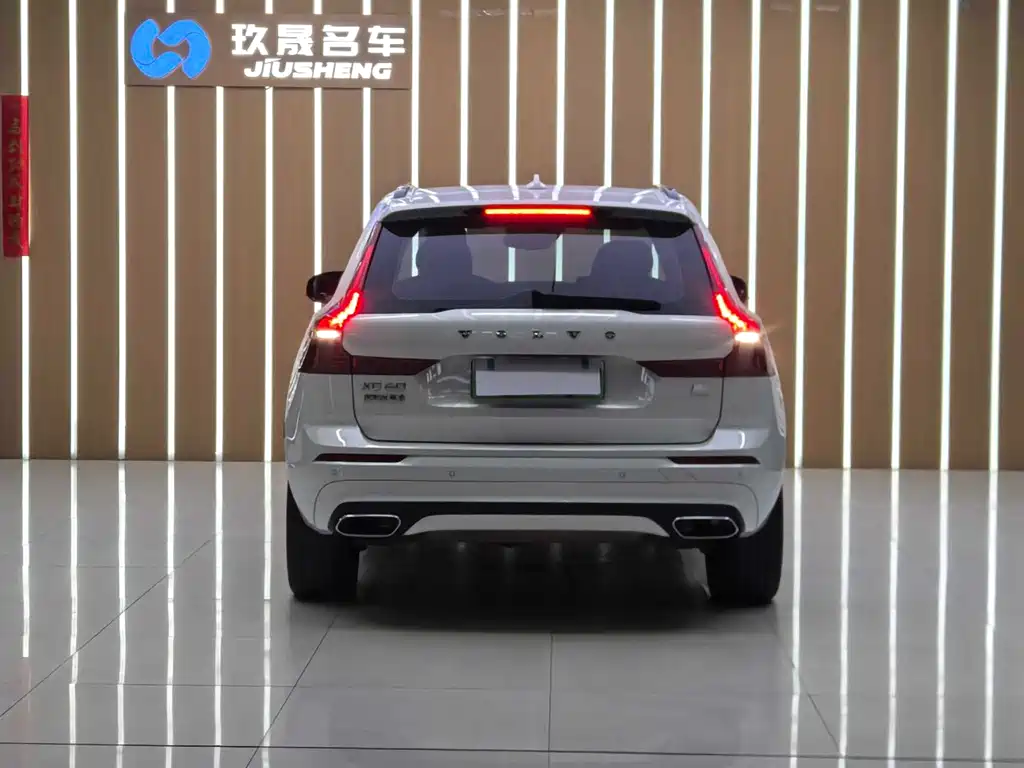 Volvo XC60 PHEV 2020 — фото 8