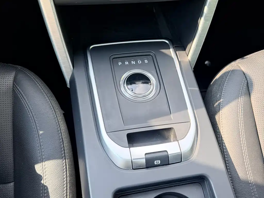 Land Rover Discovery Sport 2019 — фото 8