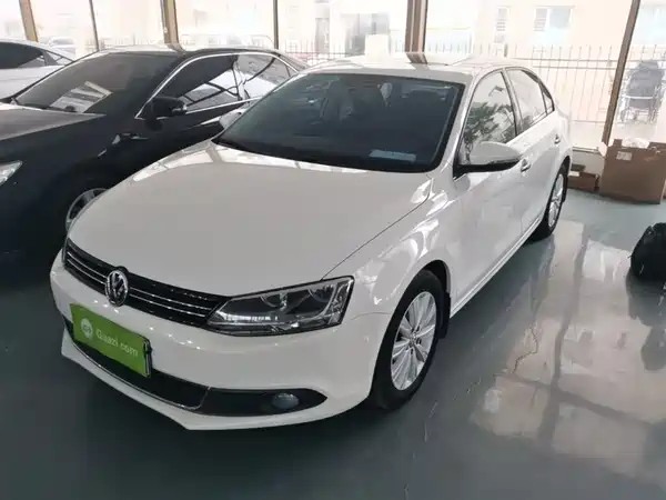 Volkswagen Sagitar 2014