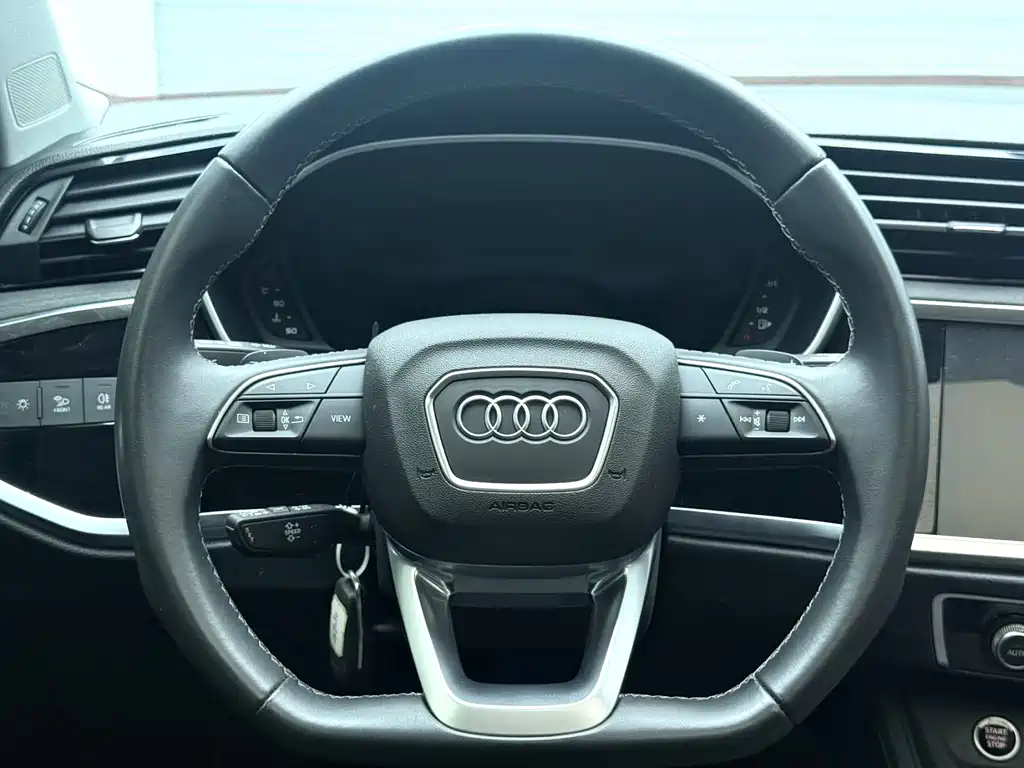 Audi Q3 2023 — фото 11