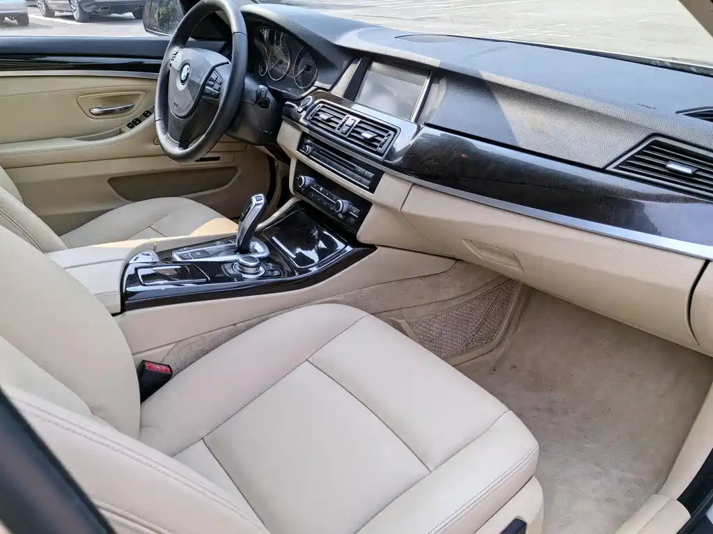 BMW 5 Series 2015 — фото 7