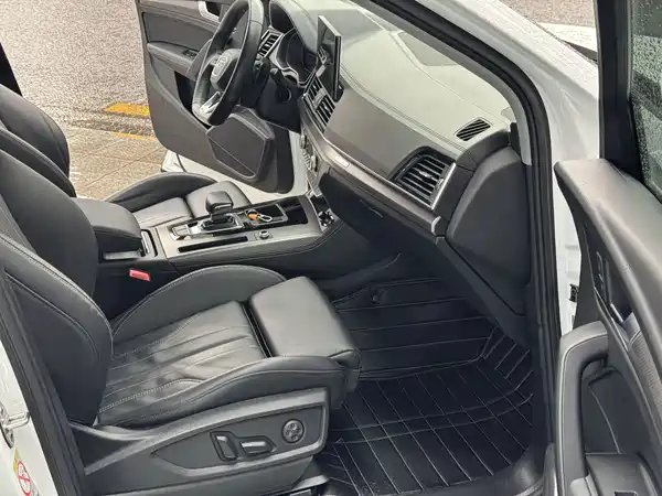 Audi Q5L 2021