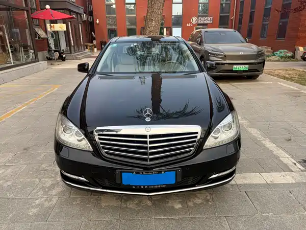 Mercedes-Benz S-Class 2012