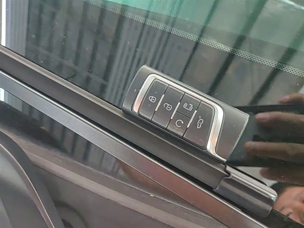 GAC Motor Trumpchi M8 2020 — фото 9