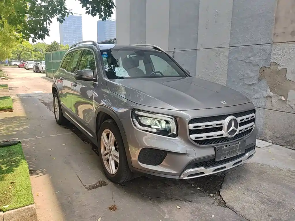 Mercedes-Benz GLB 2023