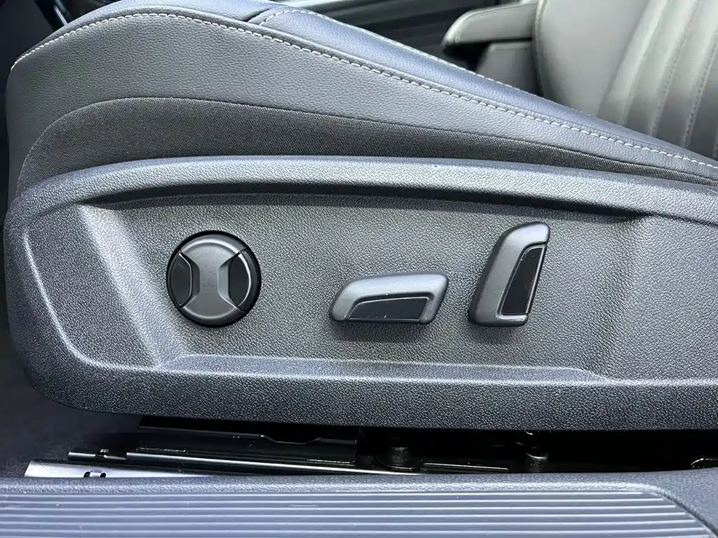 Volkswagen Passat 2022 — фото 6