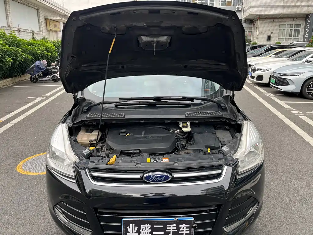 Ford Kuga 2014 — фото 10