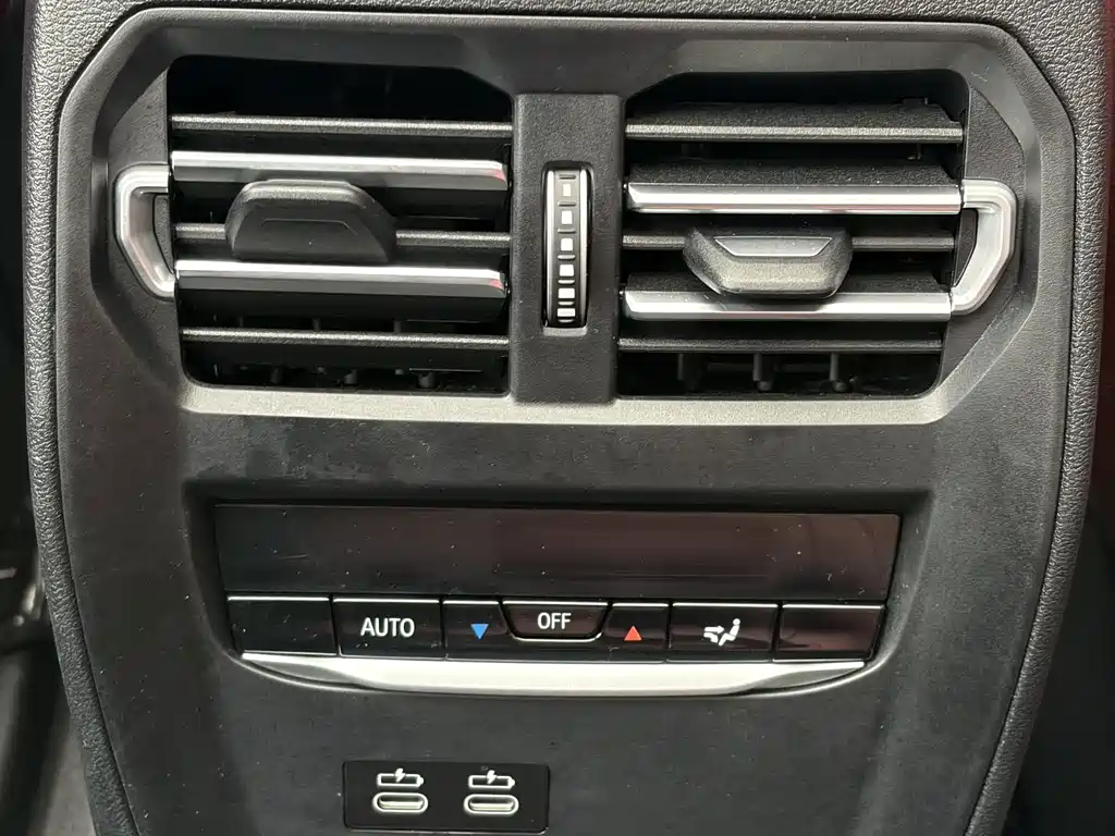 BMW 3 Series 2025 — фото 16