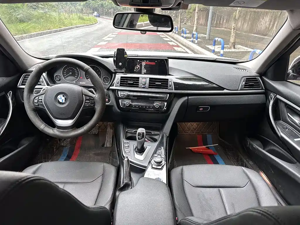 BMW 3 Series 2017 — фото 8