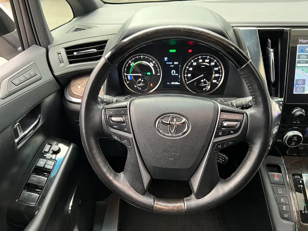 Toyota Alphard 2023 — фото 15
