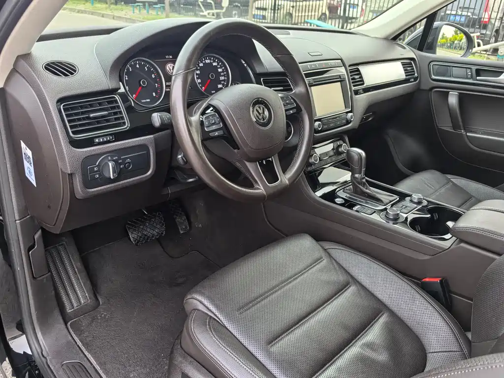 Volkswagen Touareg 2016 — фото 15