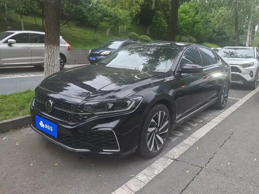 Volkswagen Passat 2023