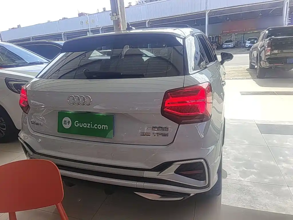 Audi Q2L 2024