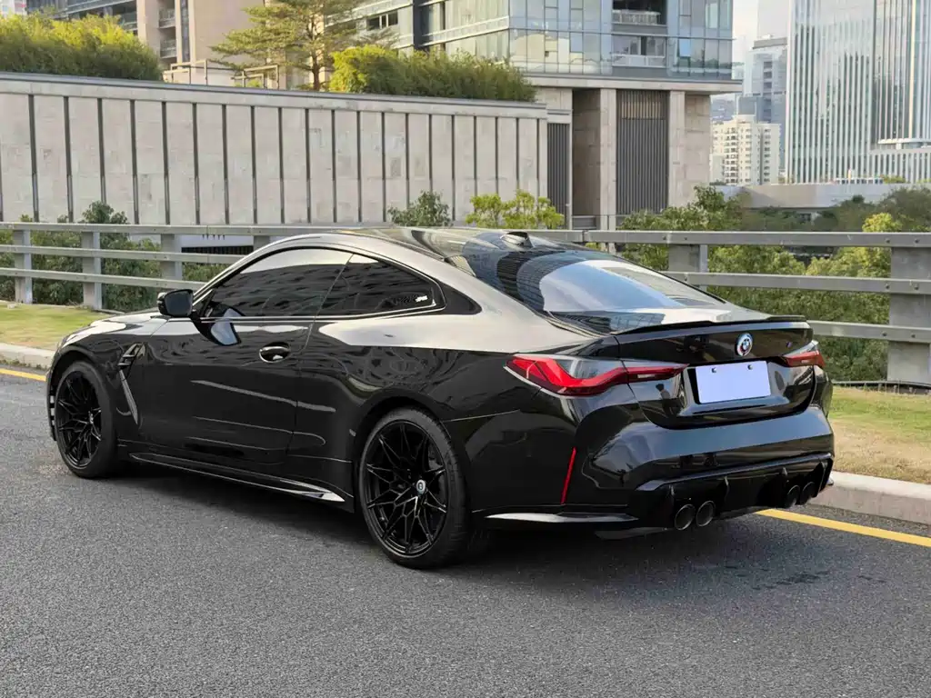 BMW M4 2022 — фото 3