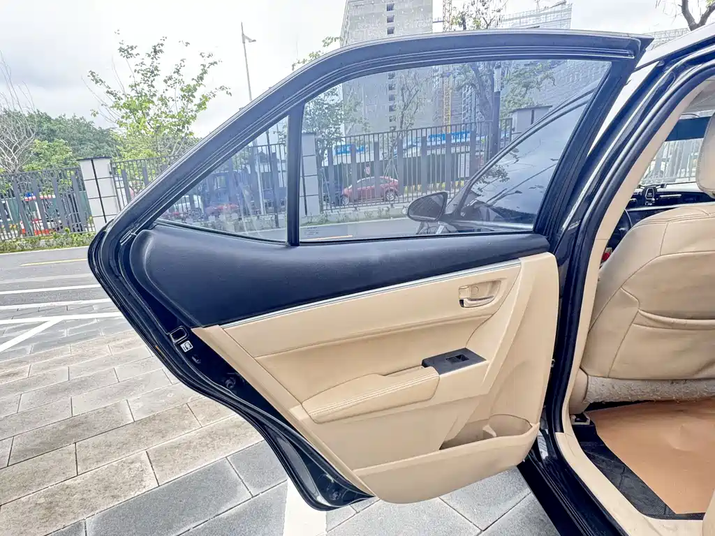 Toyota Corolla 2015 — фото 22