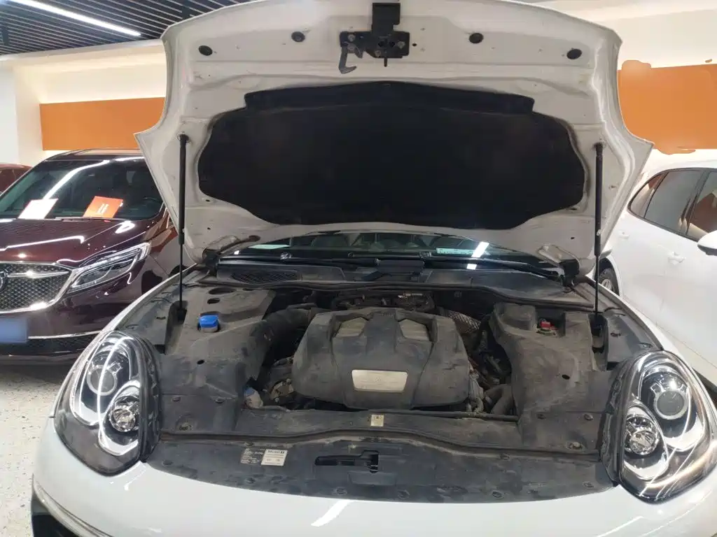 Porsche Cayenne 2015 — фото 17