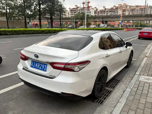 Toyota Camry 2021