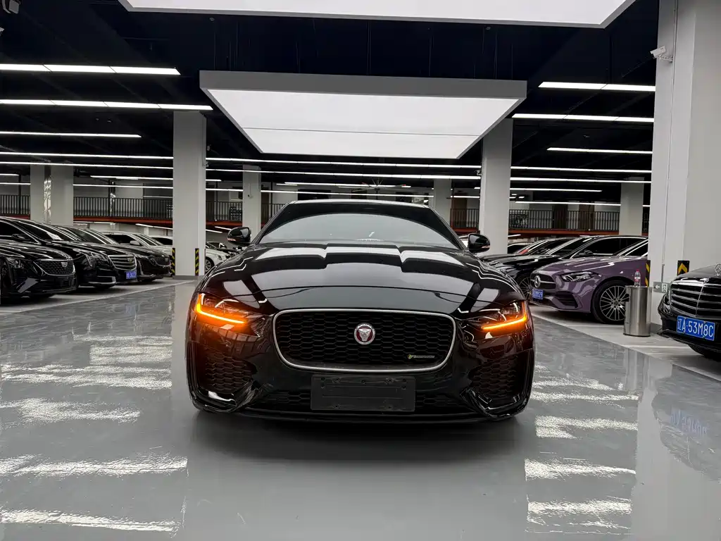 Jaguar XEL 2023 — фото 2