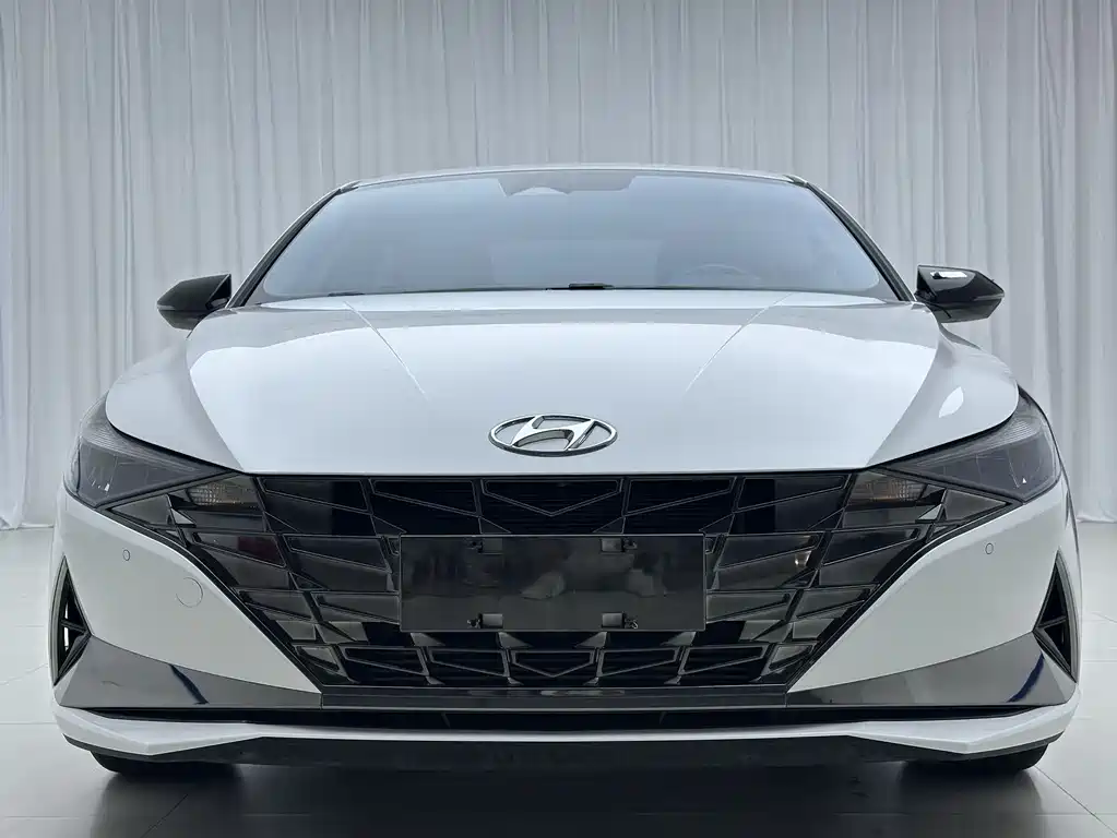 Hyundai Elantra 2023
