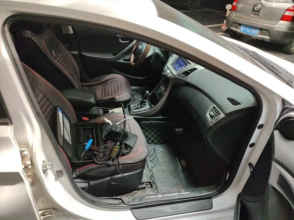 Hyundai Elantra Langdong 2015 — фото 21