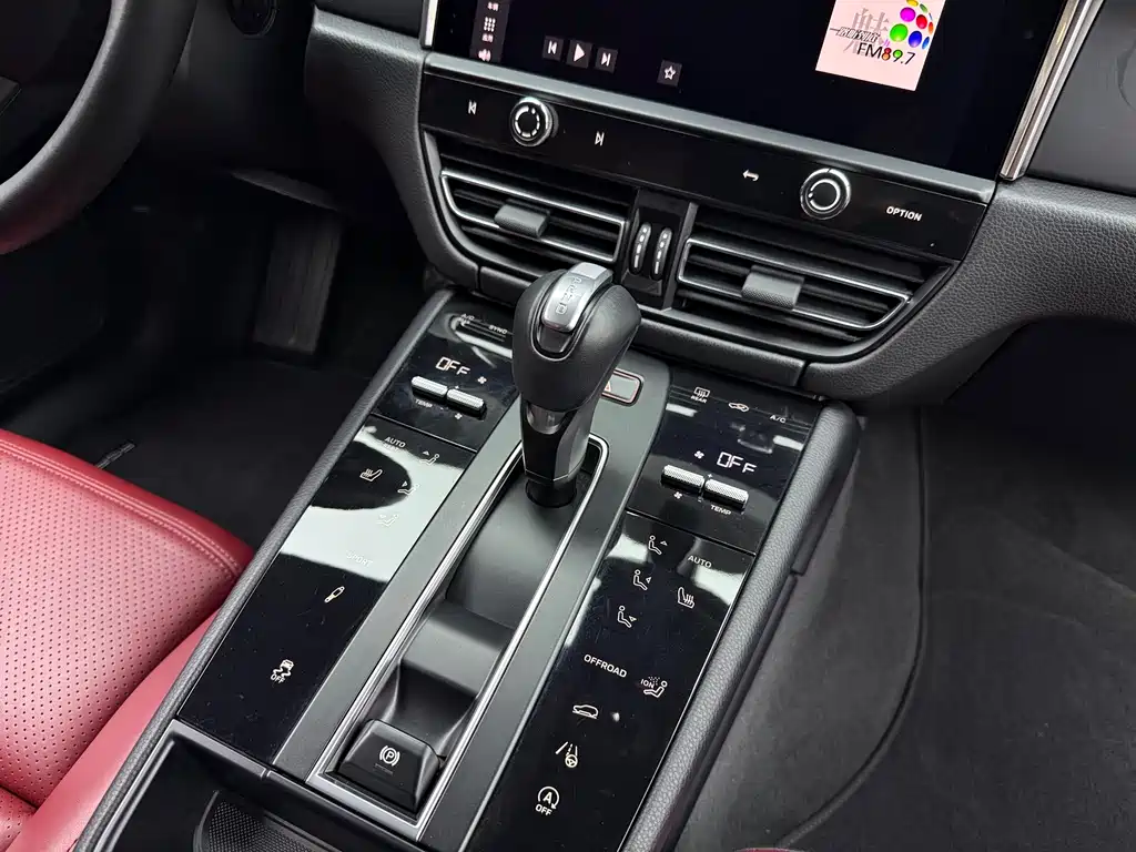 Porsche Macan 2023 — фото 10