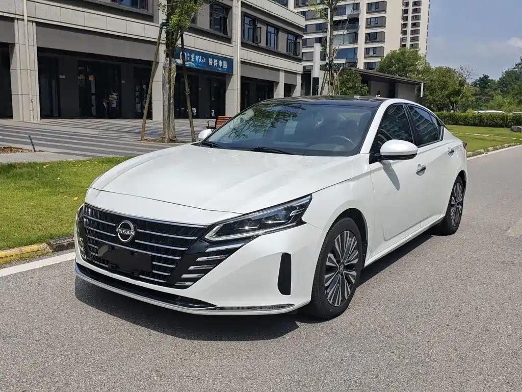 Nissan Teana 2023 — фото 1