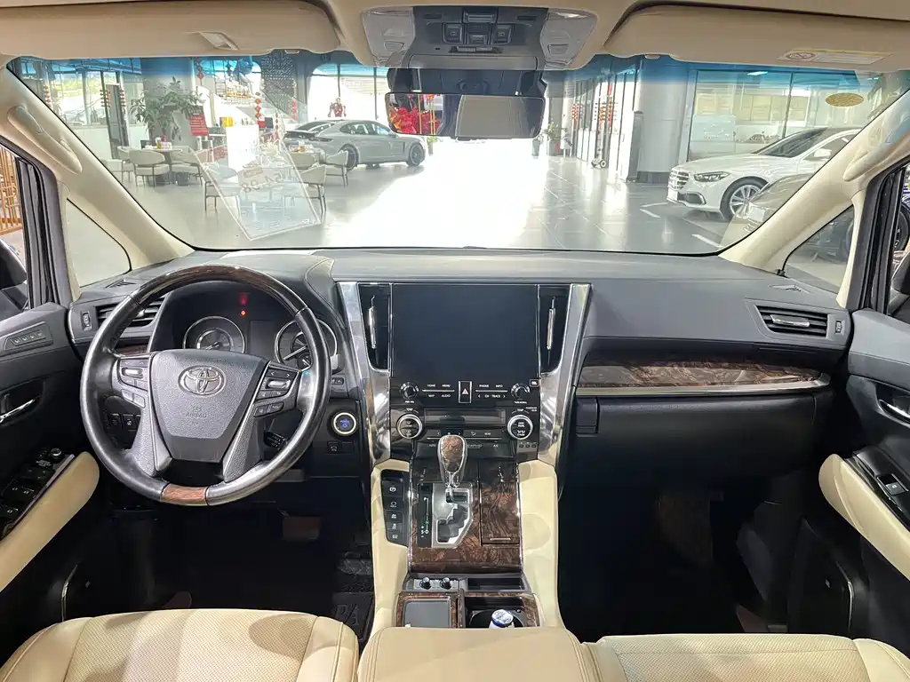 Toyota Alphard 2021 — фото 5