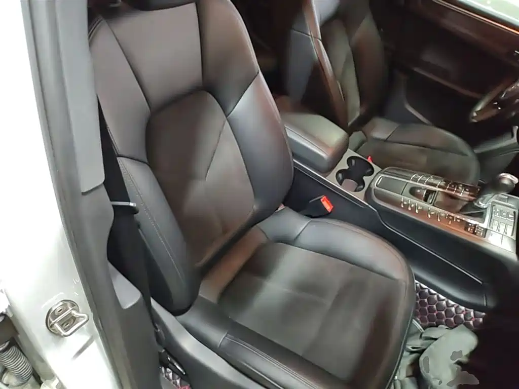 Porsche Macan 2018 — фото 25