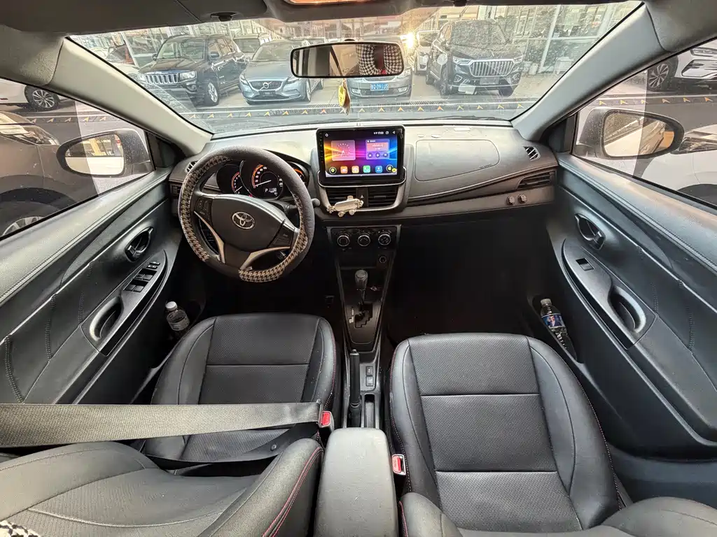 Toyota Yaris L 2023 — фото 8