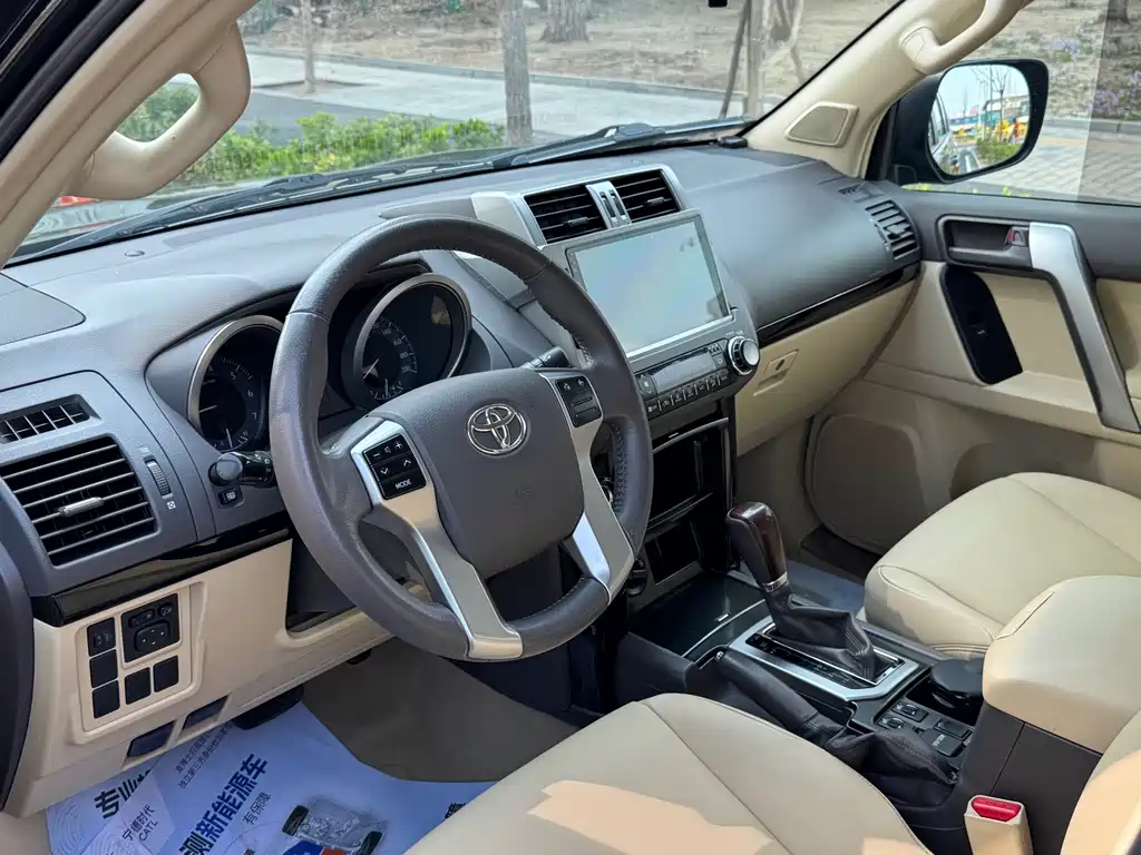 Toyota Prado 2015 — фото 12